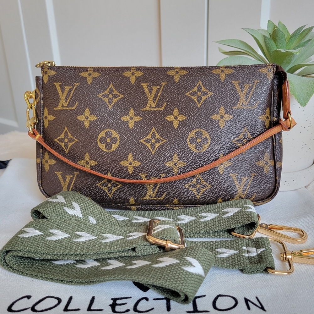 💕Louis Vuitton Crossbody Wristlet Clutch - Pochette Accessoires Monogram